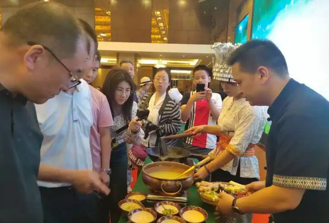 千年滋味的新生：2025湖南非遗美食大会观察录